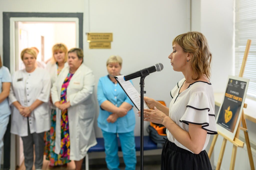 Слобожанська центральна лікарня долучилася до національної ініціативи "Посвіт пам'яті"