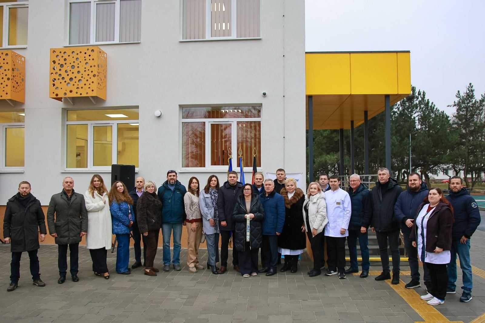 Раді повідомити Вам, що після ремонтних робіт дитяче відділення відкрило свої двері для маленьких пацієнтів
